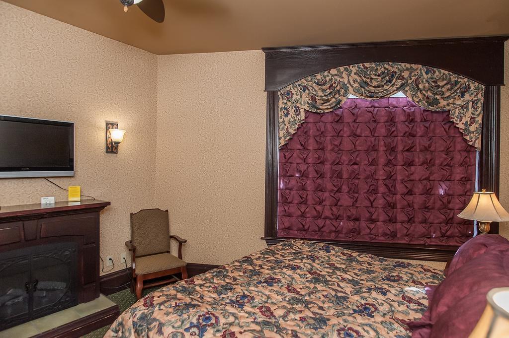 Hickok'S Hotel And Gaming Deadwood Room photo